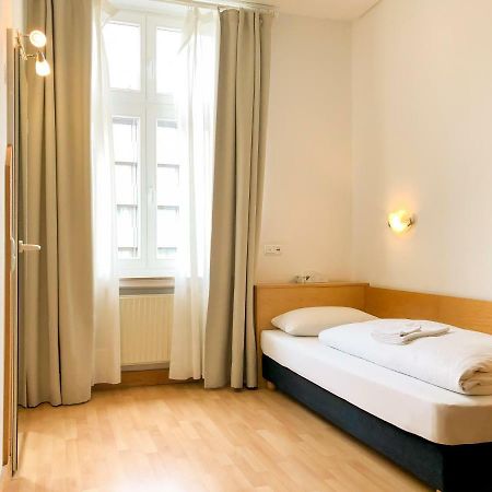 Hotel Moon Düsseldorf Kültér fotó