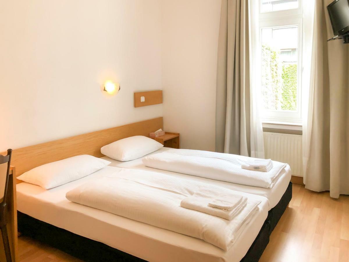 Hotel Moon Düsseldorf Kültér fotó