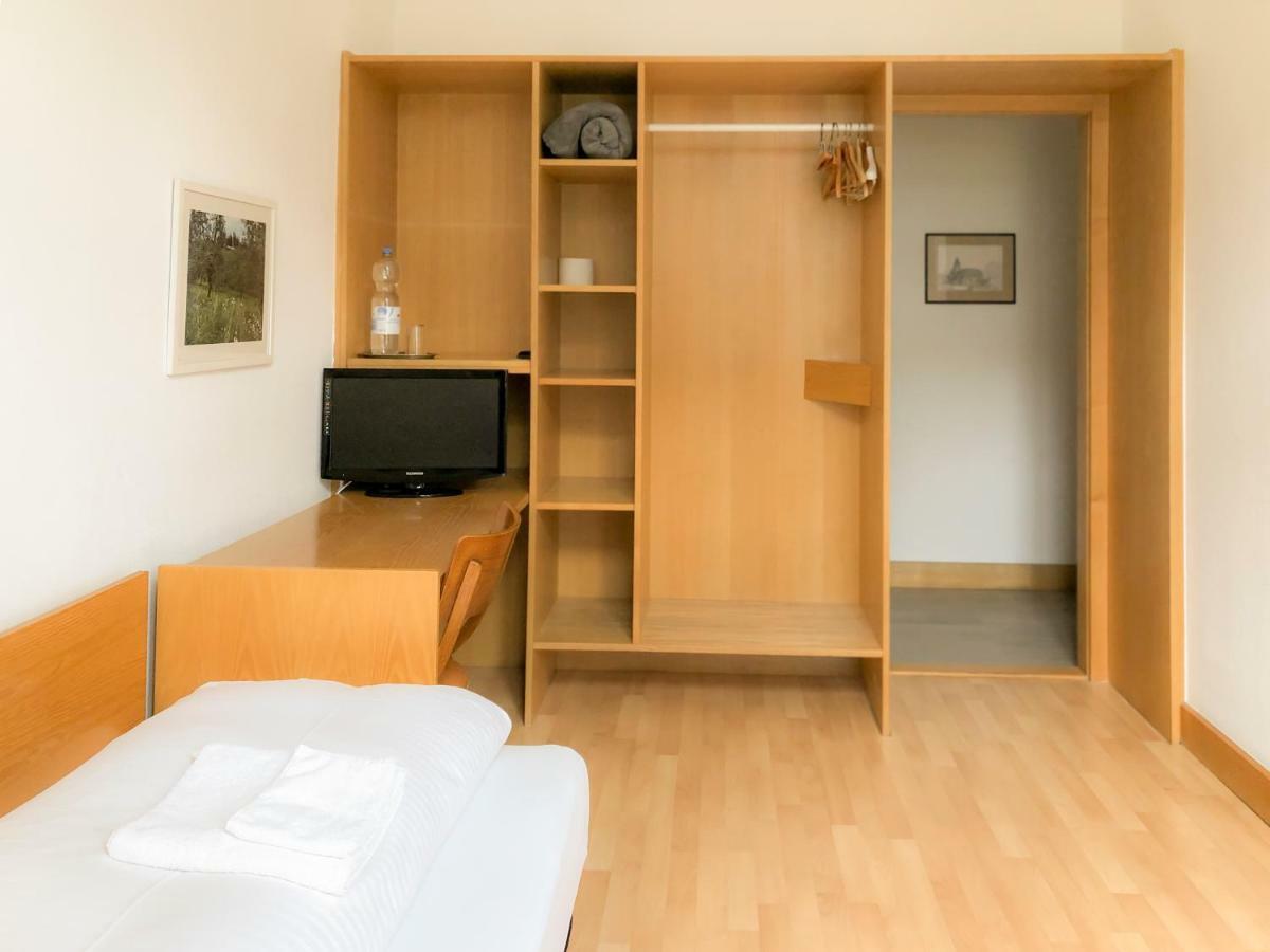 Hotel Moon Düsseldorf Kültér fotó