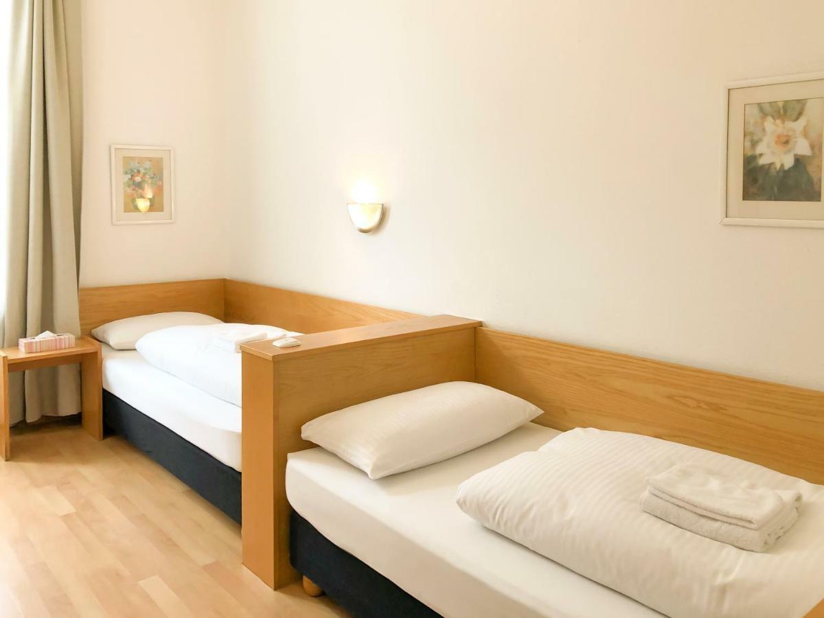 Hotel Moon Düsseldorf Kültér fotó