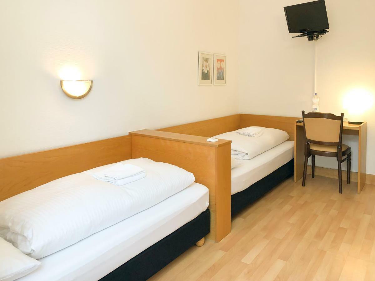 Hotel Moon Düsseldorf Kültér fotó
