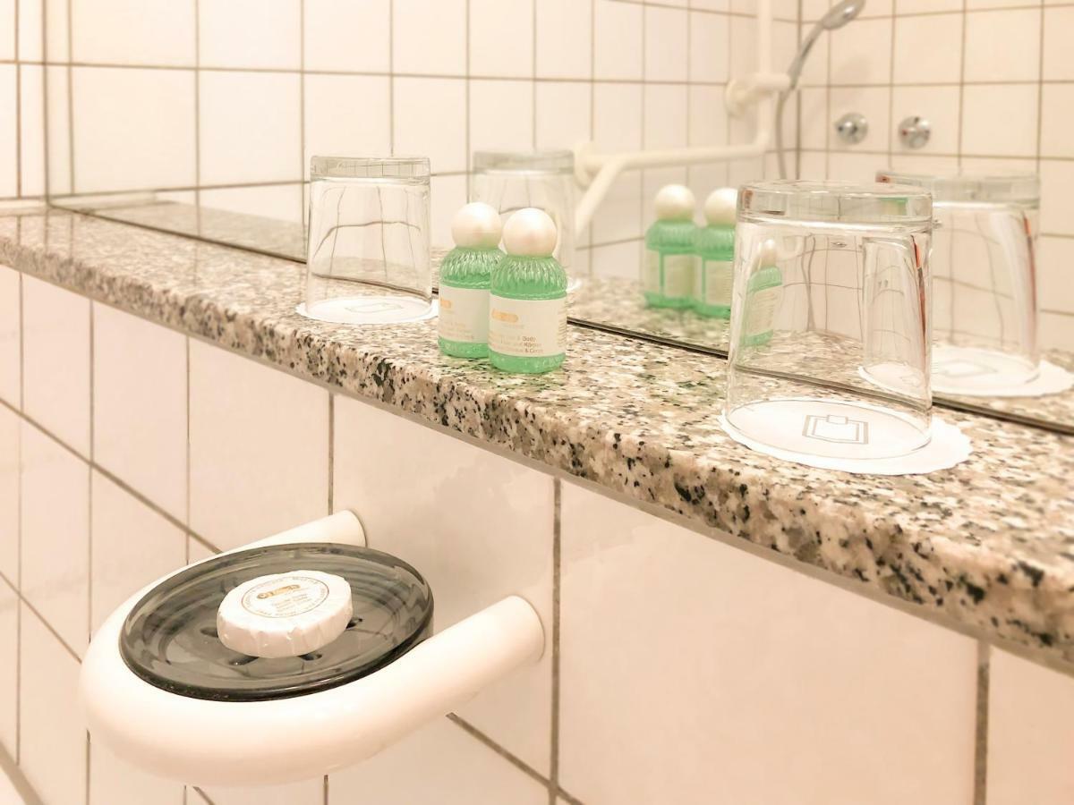 Hotel Moon Düsseldorf Kültér fotó